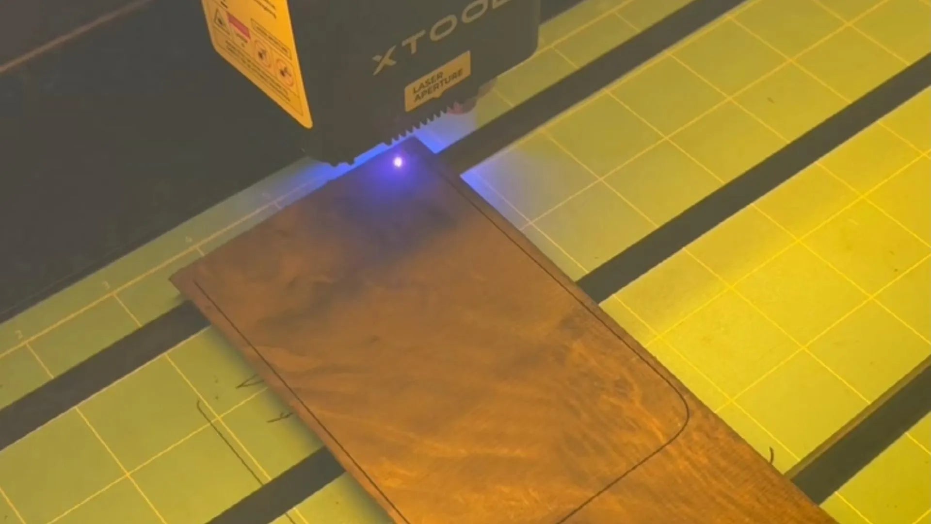 Load video: 1mm ultra-thin handcrafted wood case. Cut, polished, and assembled by hand.